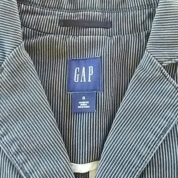 Black pinstripe Gap blazer - Picture 4 of 6